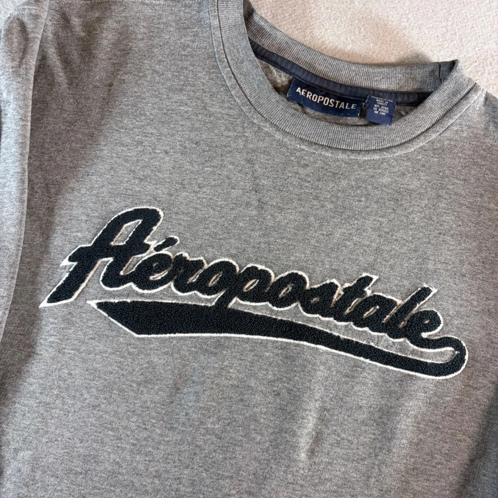 Aeropostale Mens XL Gray Chenille Script Logo Crewneck Sweatshirt Pullover
